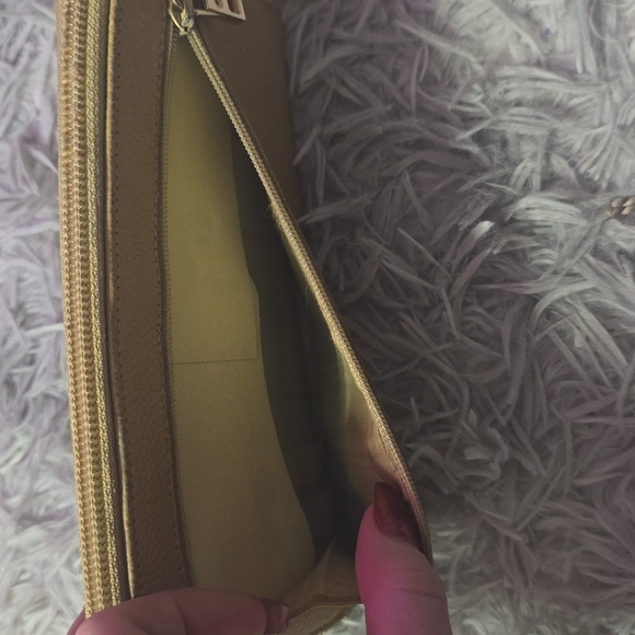 Chanel Tan & Gold Beautiful Caviar Long Zip Wallet (GUC)(READ DESCRIPTION) - Picture 11 of 13